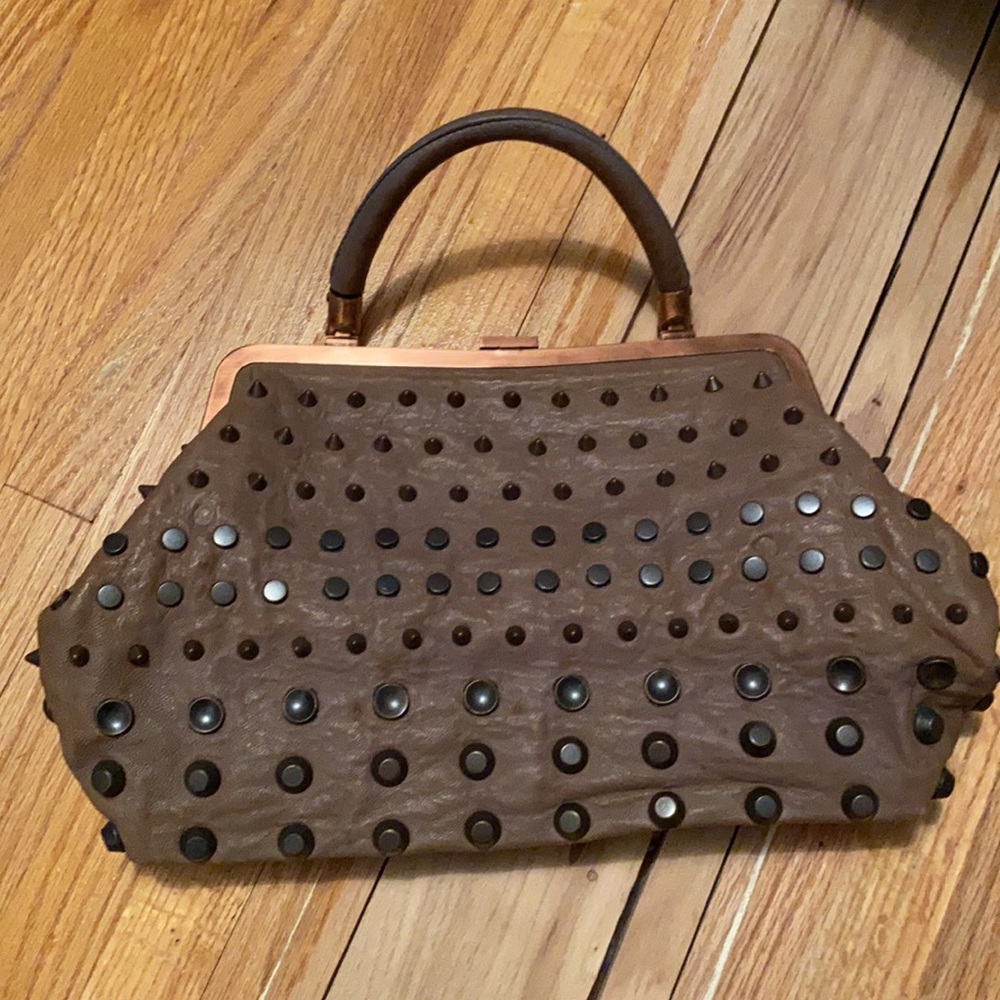 Clutch - Picture 6 of 7
